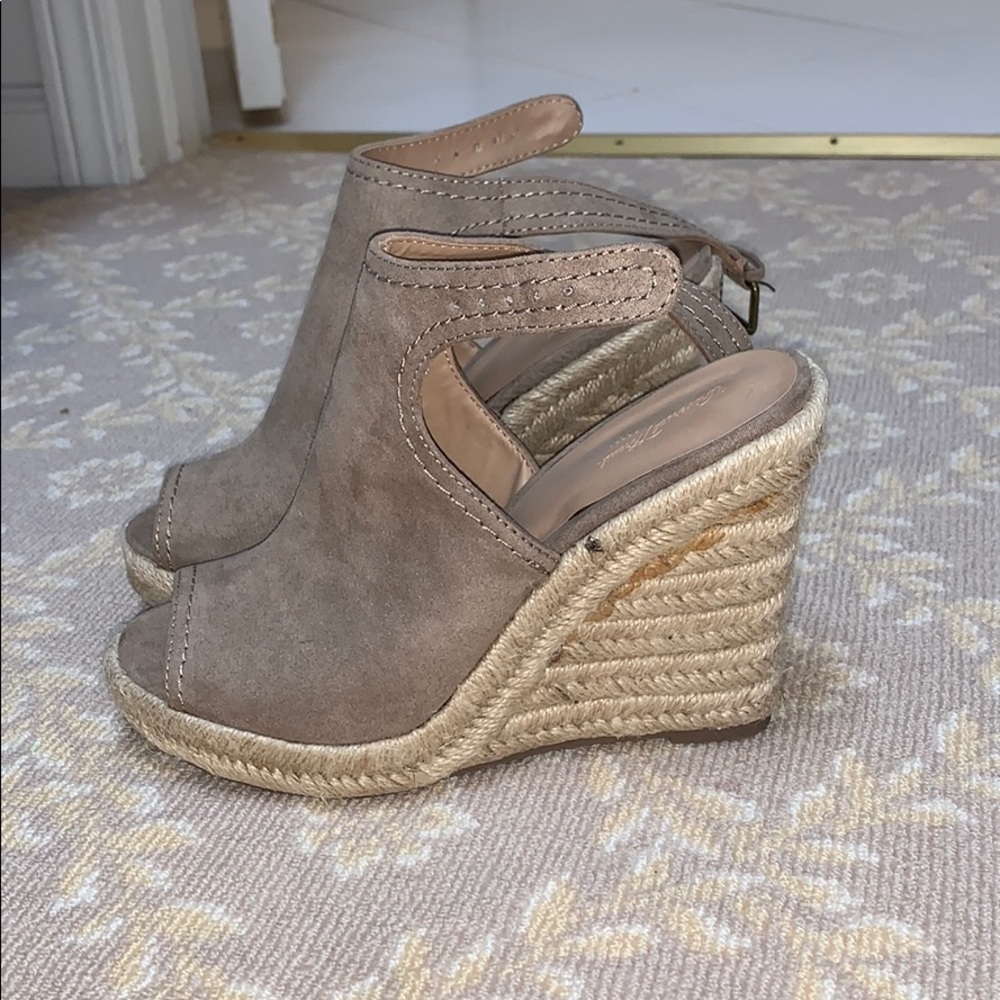 Universal Thread Wedges - image 2